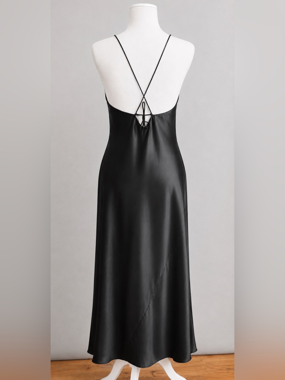 Victoria’s Secret NWT Black Satin Bias Cut Slip Dress Open Crisscross Back Sz S - Picture 2 of 8